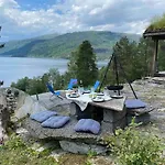 Perla I Nordfjord Holiday home *
