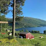Perla I Nordfjord Emhjella