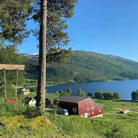 Perla I Nordfjord Emhjella